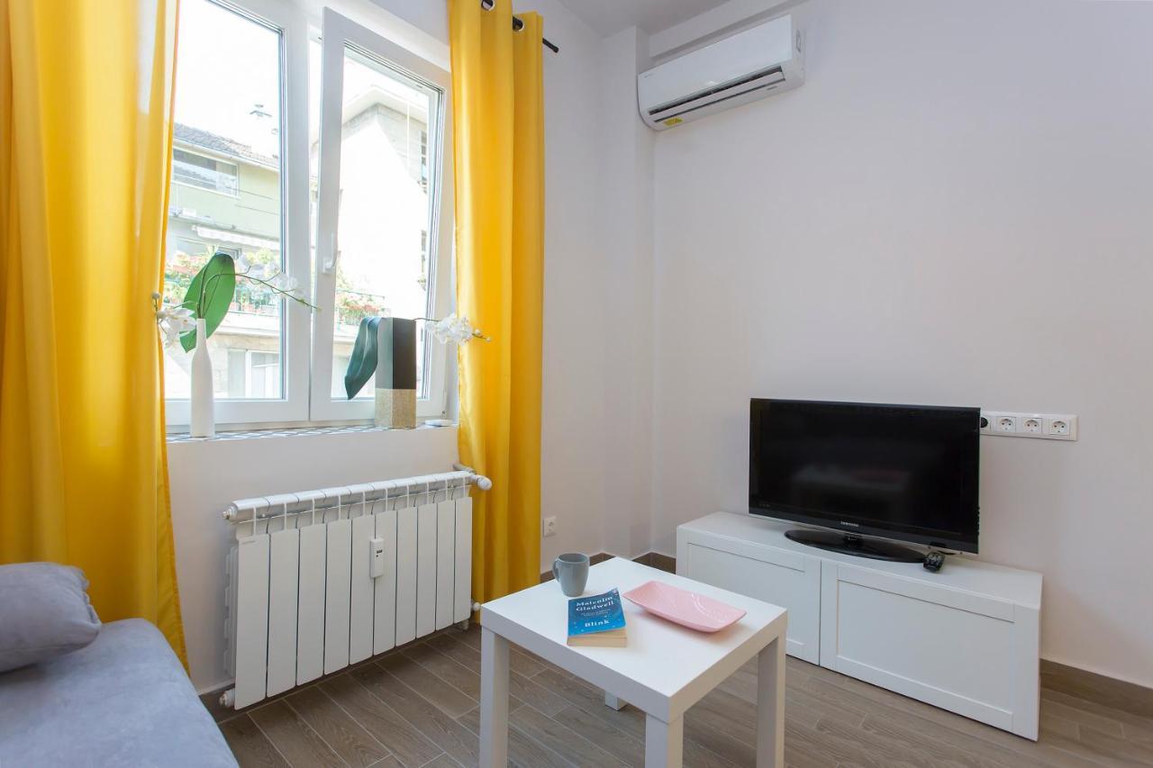 Sunny And Modern 1Bdr Apartment In The Center София Экстерьер фото